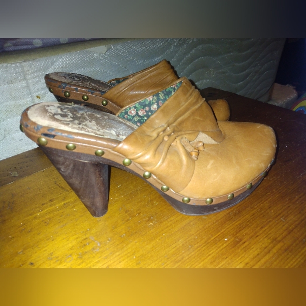 Vintage leather mules